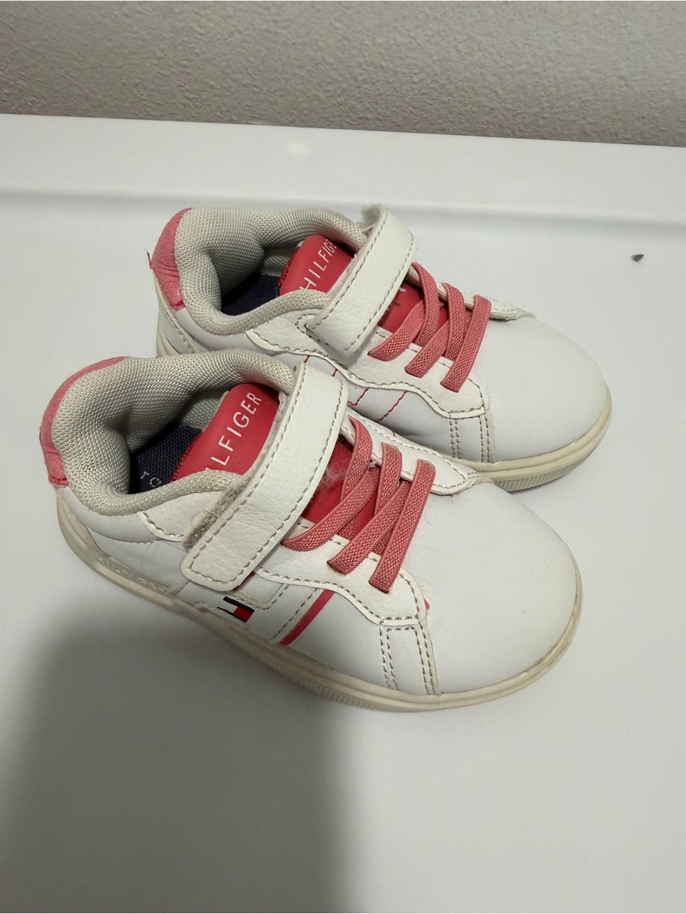 Tommy Hilfiger Kids White Sneakers with Pink Accents